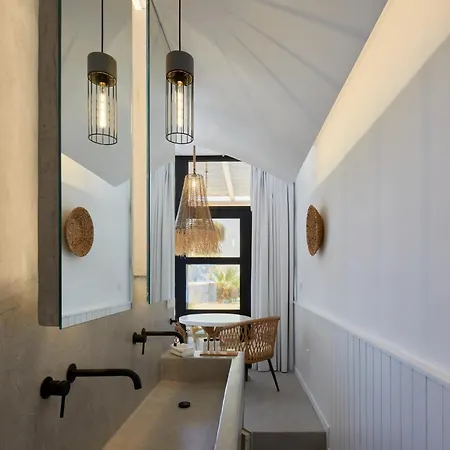 Oscar Beachfront - Adults Only