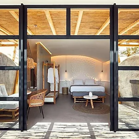 Oscar Beachfront - Adults Only بيريفولّوس