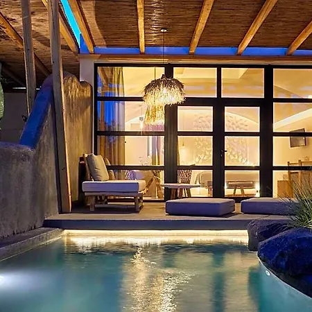 فندق Oscar Beachfront - Adults Only بيريفولّوس