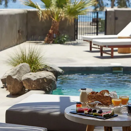 فندق Oscar Beachfront - Adults Only بيريفولّوس
