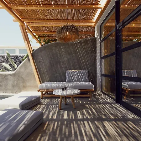 Oscar Beachfront - Adults Only Perivolos