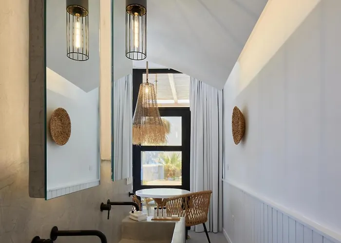 Oscar Beachfront - Adults Only