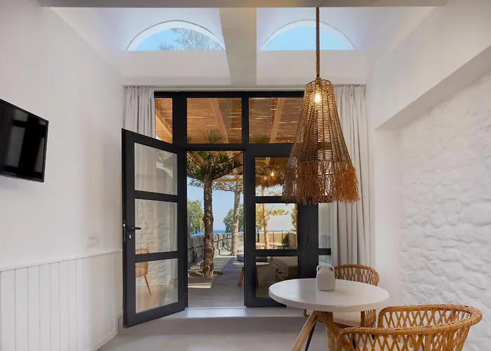 Oscar Beachfront - Adults Only Hotel 5*