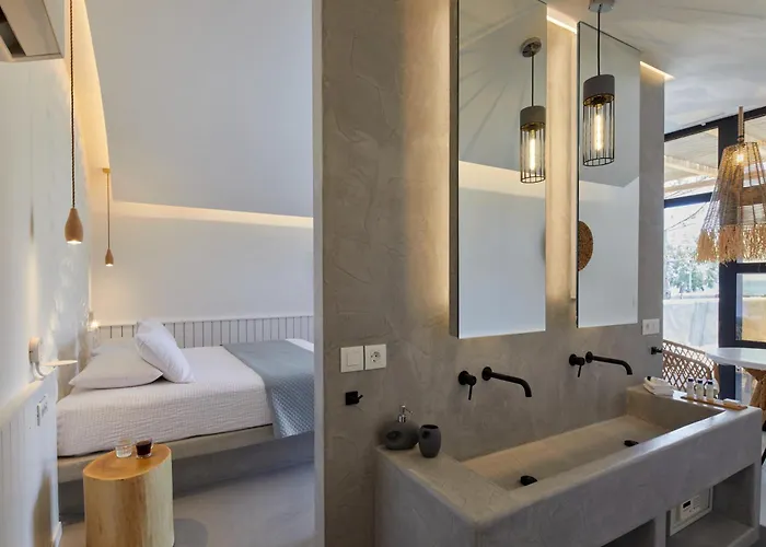 Oscar Beachfront - Adults Only فندق